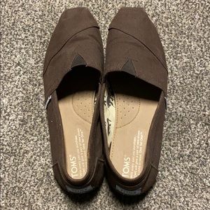 Tom’s Brown shoes